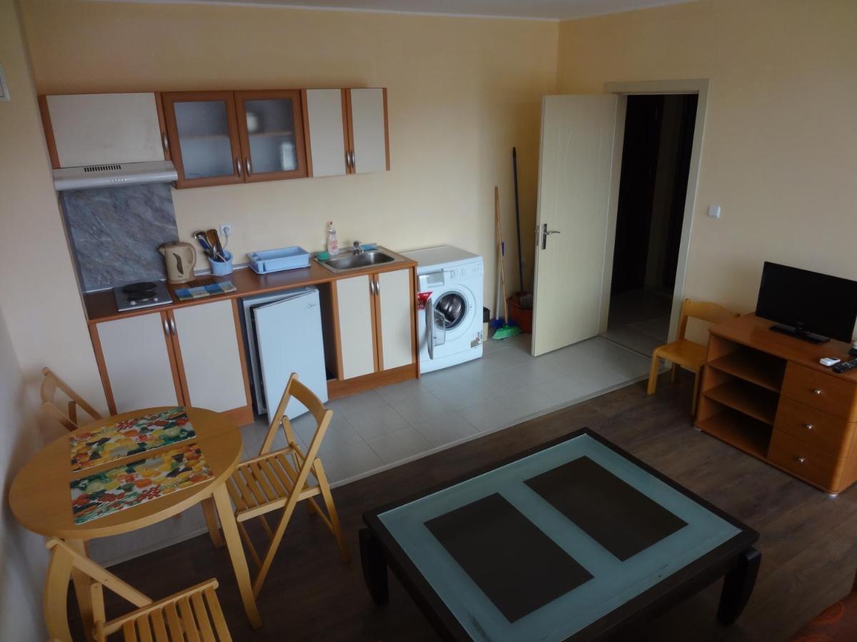 Apartment Lazur By The Sea 라브다 외부 사진