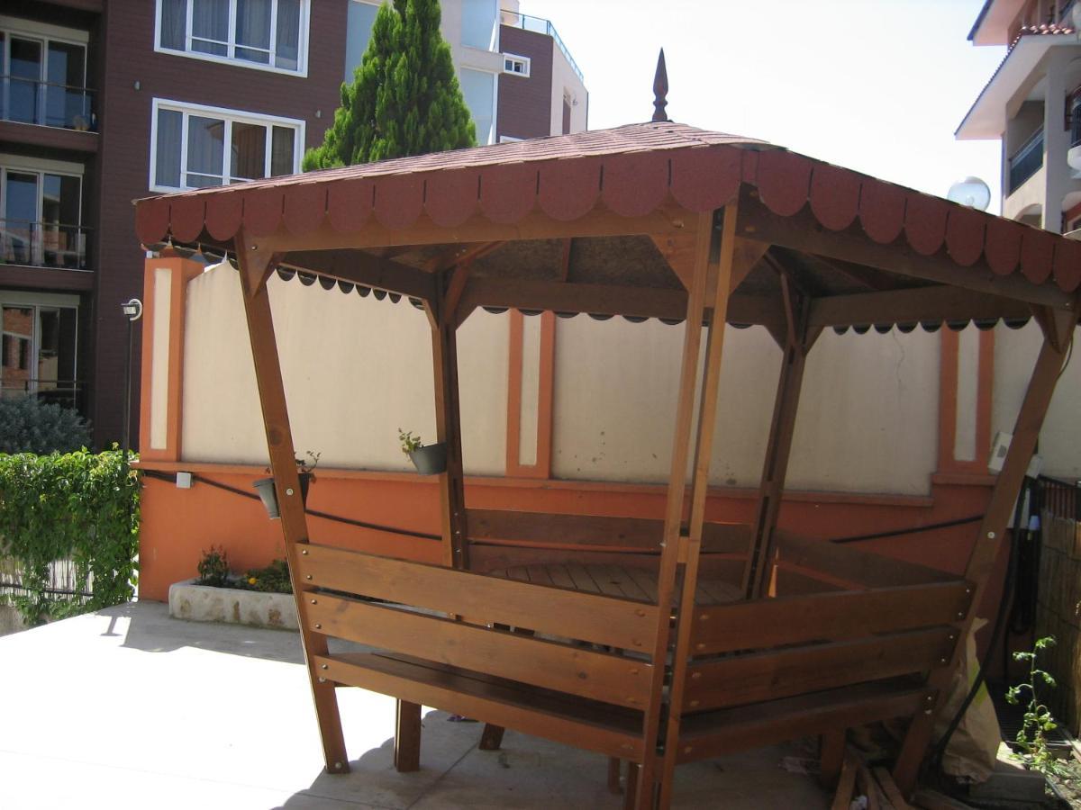 Apartment Lazur By The Sea 라브다 외부 사진